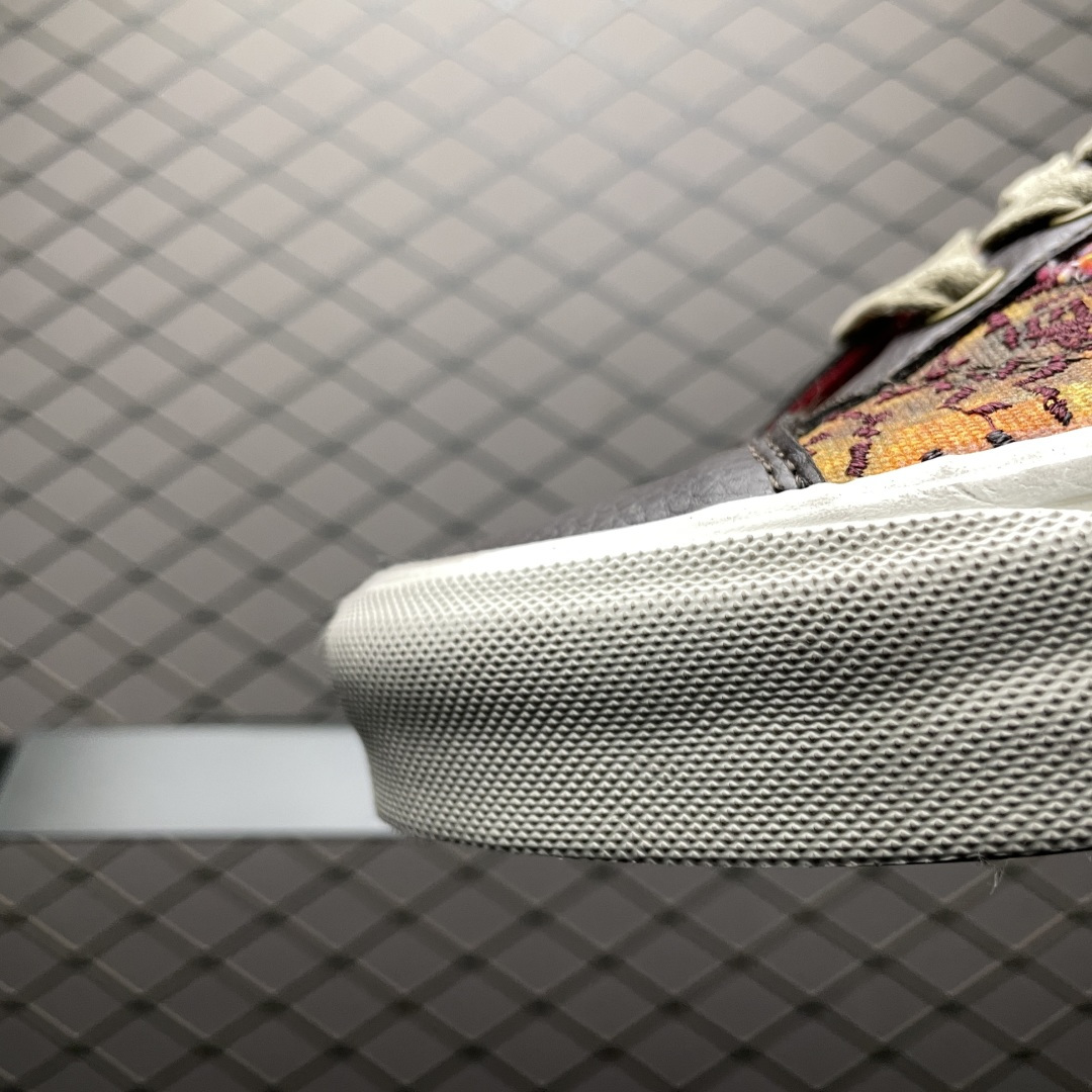 Vans 万斯 Old Skool 低帮休闲板鞋 尺码：35 36 36.5 37 38 38.5 39