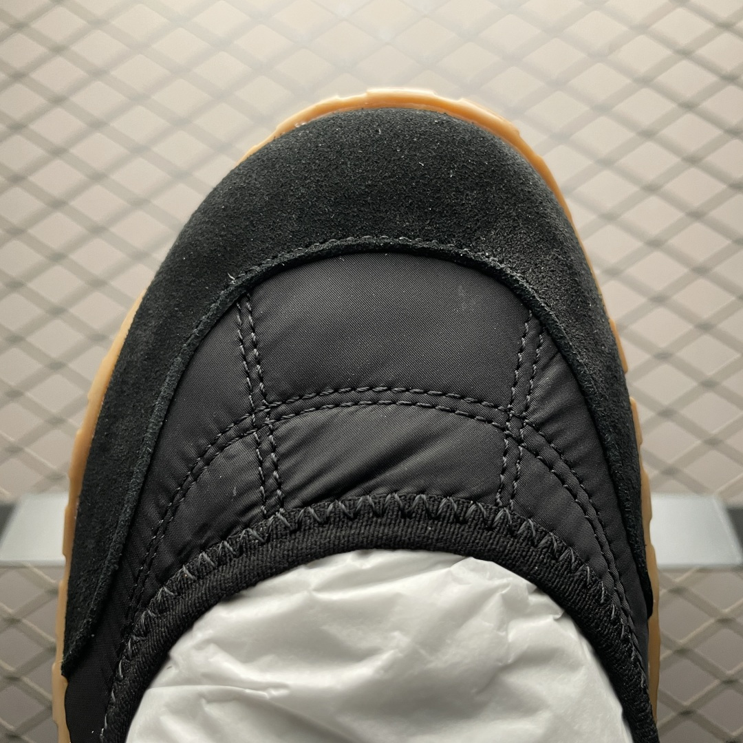 Miumiu 缪缪 26ss 早春新品科技面料 绒面小牛皮轮胎运动鞋魔术贴款凉鞋 该轮胎纹底结合了优雅和