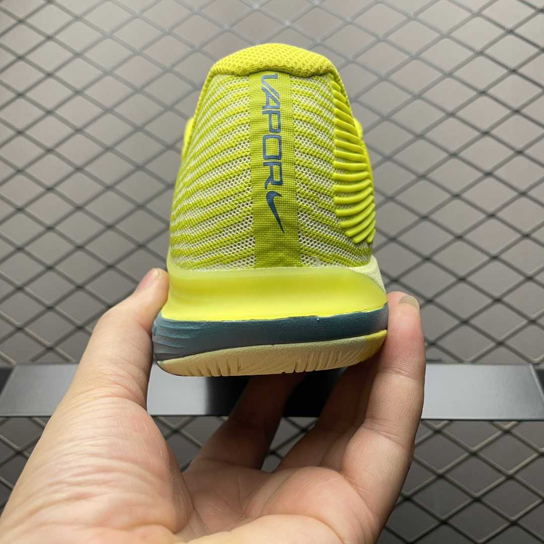 NK Zoom Vapor 12 低帮网球鞋 FV5552-400 尺码：36 36.5 37.5 38