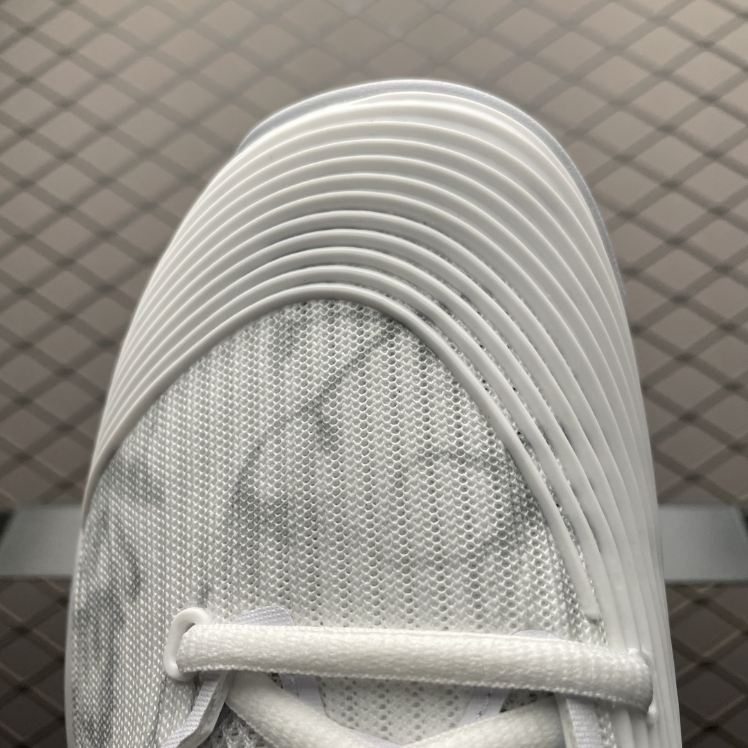 NK Zoom Vapor 12 低帮网球鞋 FV5552-100 尺码：36 36.5 37.5 38