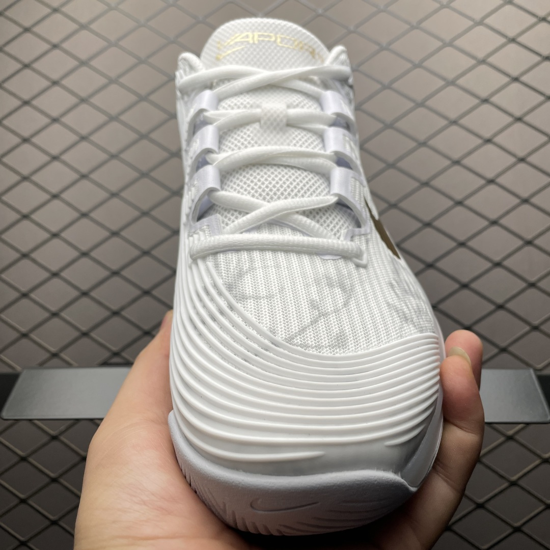 NK Zoom Vapor 12 低帮网球鞋 FV5552-100 尺码：36 36.5 37.5 38