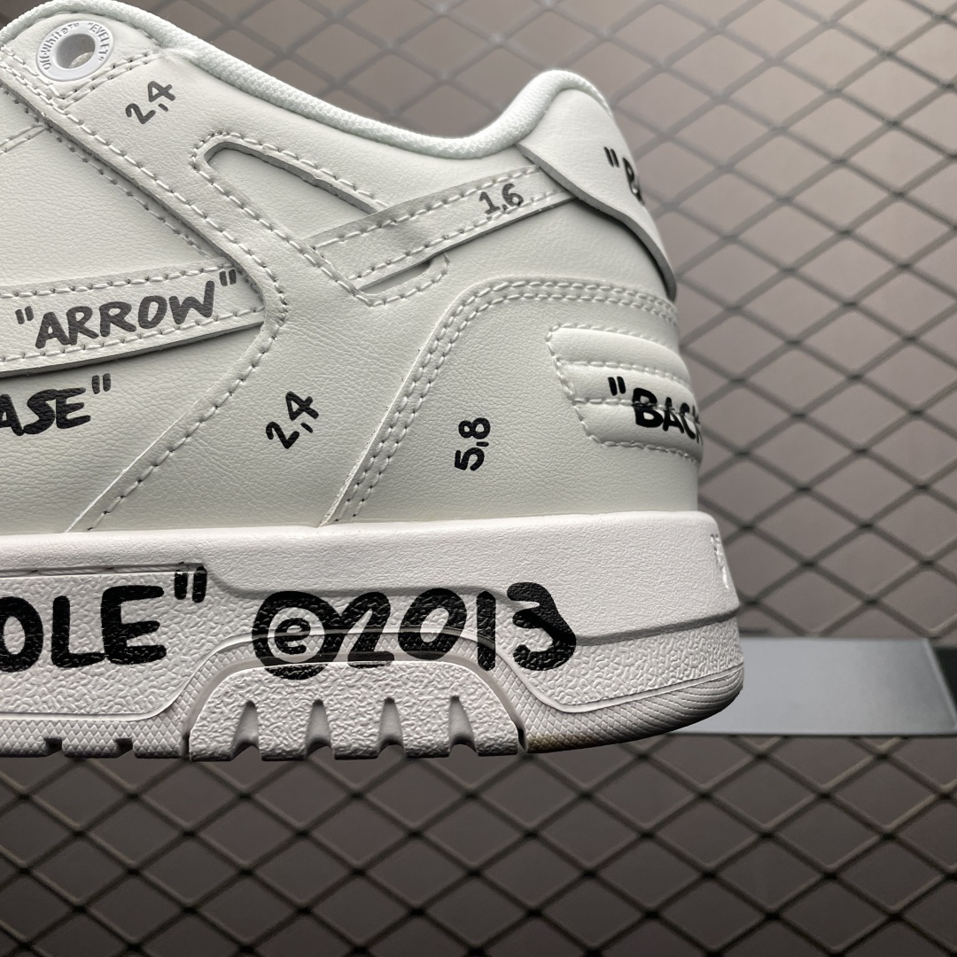 Off-White Out of Office 低帮复古休闲鞋 该款运动鞋单品有皮质制成饰有品牌标志性 