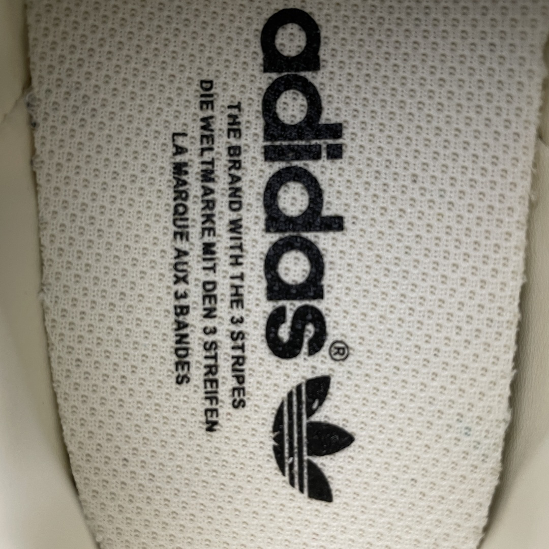 AD 阿迪 Gazelle Indoor 低帮网面休闲板鞋 JQ7086 尺码：35.5 36 36.5