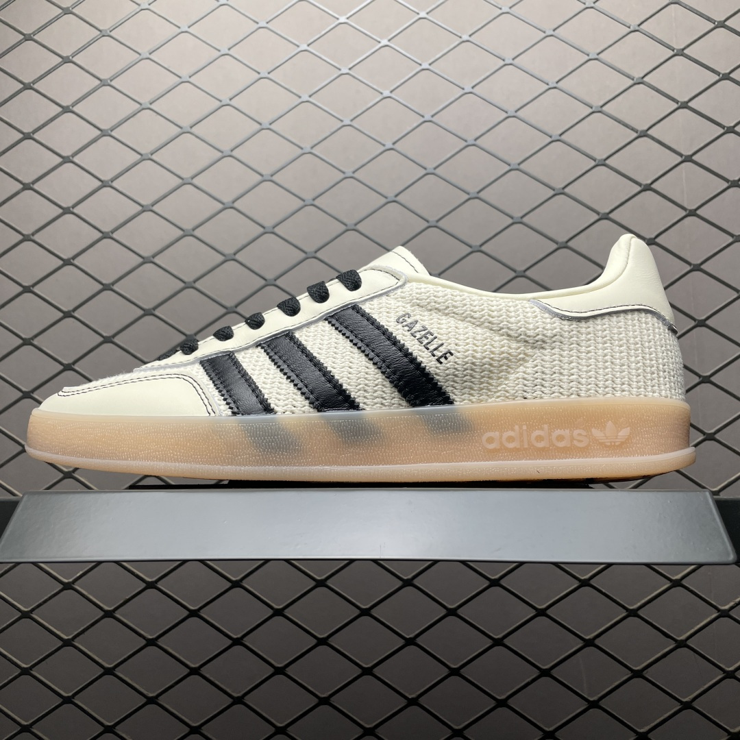 AD 阿迪 Gazelle Indoor 低帮网面休闲板鞋 JQ7086 尺码：35.5 36 36.5