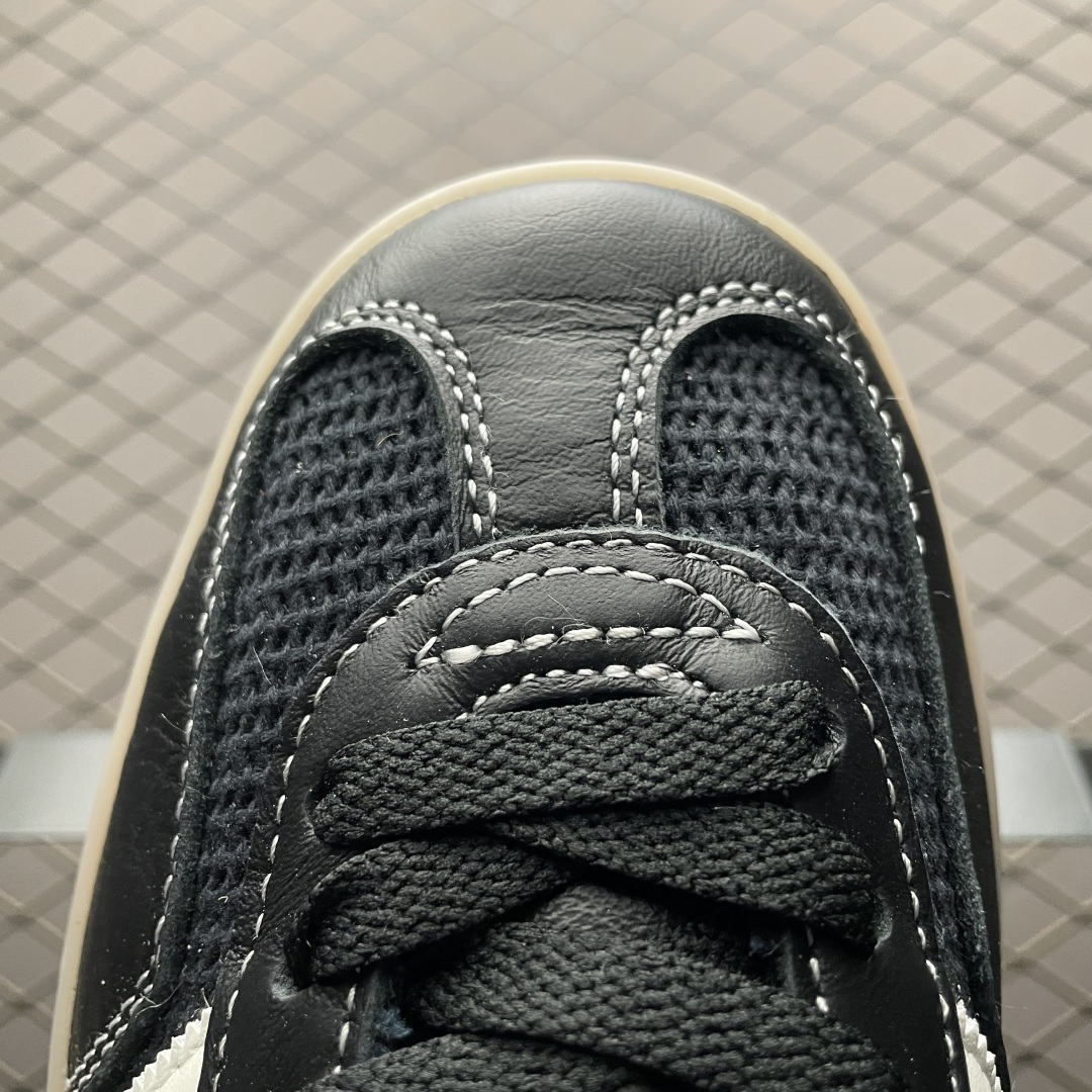 AD 阿迪 Gazelle Indoor 低帮网面休闲板鞋 JQ7084 尺码：35.5 36 36.5