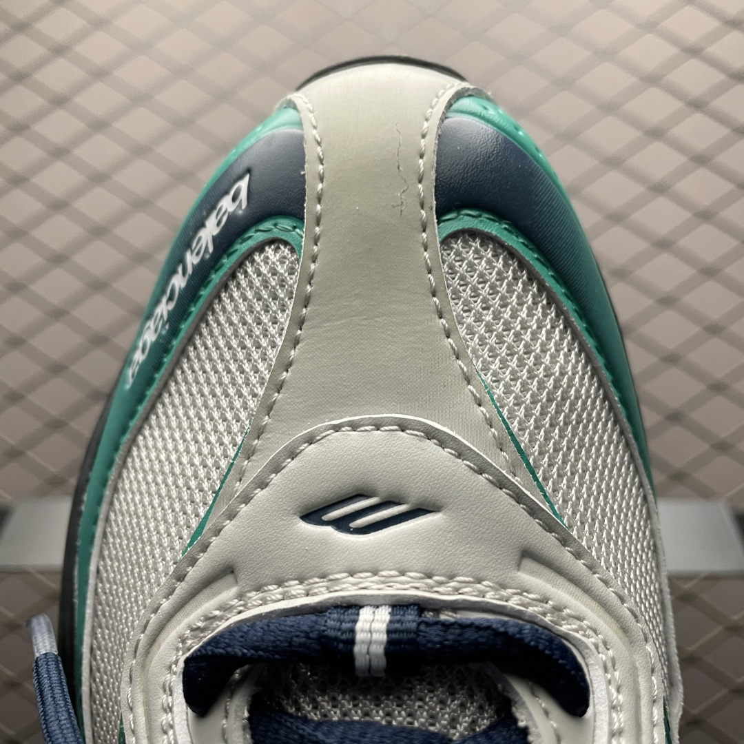 Balenciaga 巴黎世家 Radar 低帮运动休闲鞋 官方原配套鞋盒 防尘纸配套齐全 尺码：35 