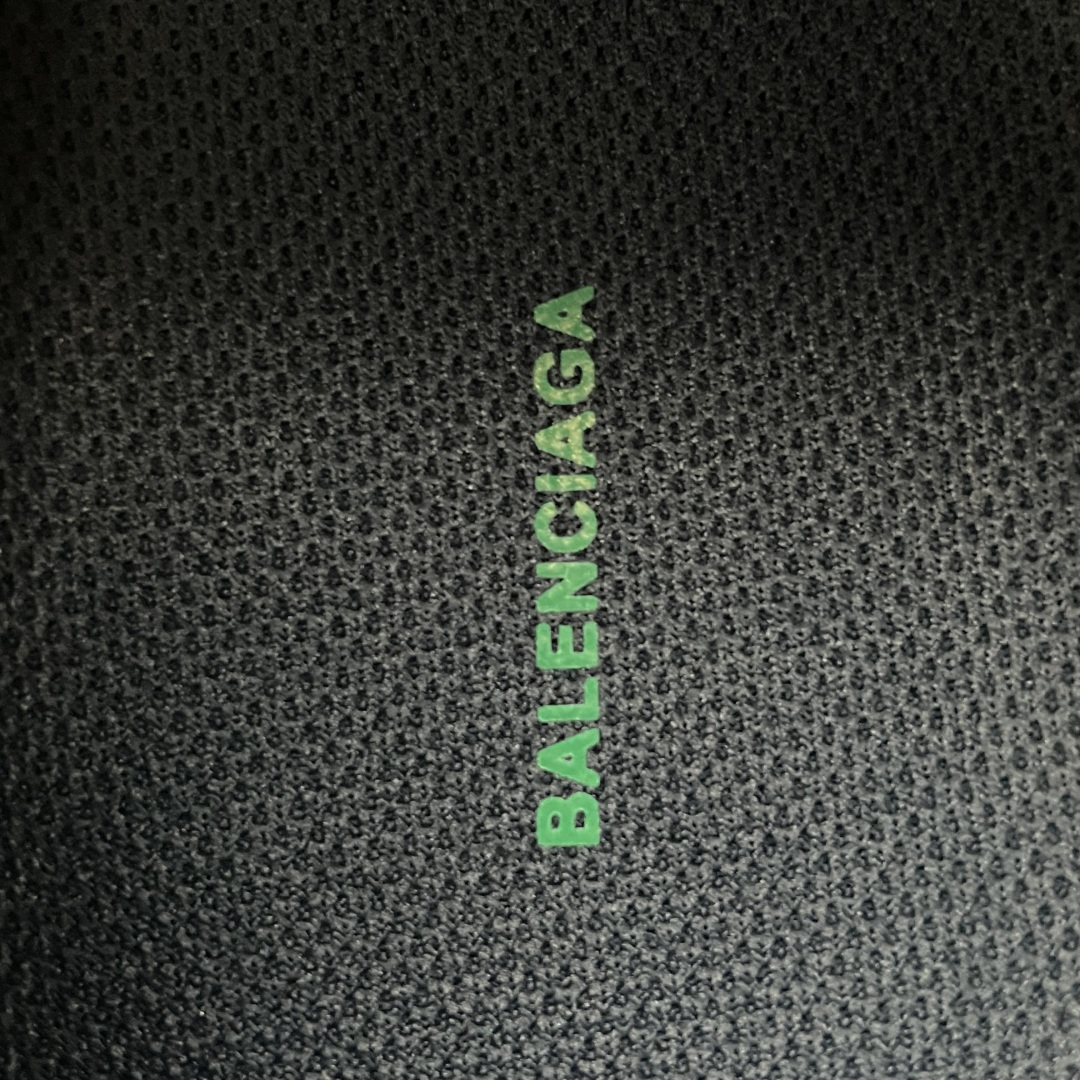Balenciaga 巴黎世家 Radar 低帮运动休闲鞋 官方原配套鞋盒 防尘纸配套齐全 尺码：35 