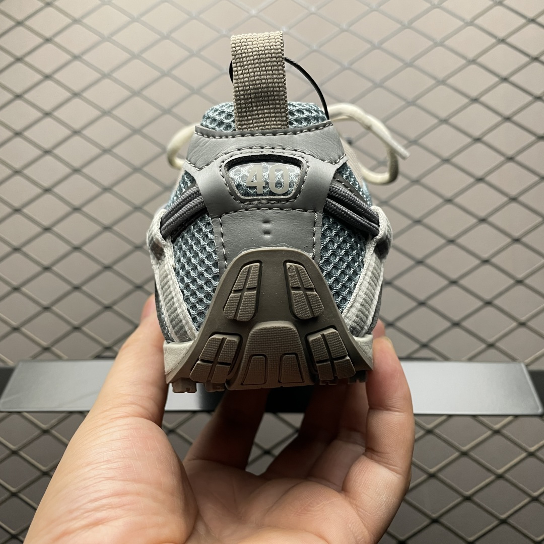 Balenciaga 巴黎世家 Radar 低帮运动休闲鞋 官方原配套鞋盒 防尘纸配套齐全 尺码：35 