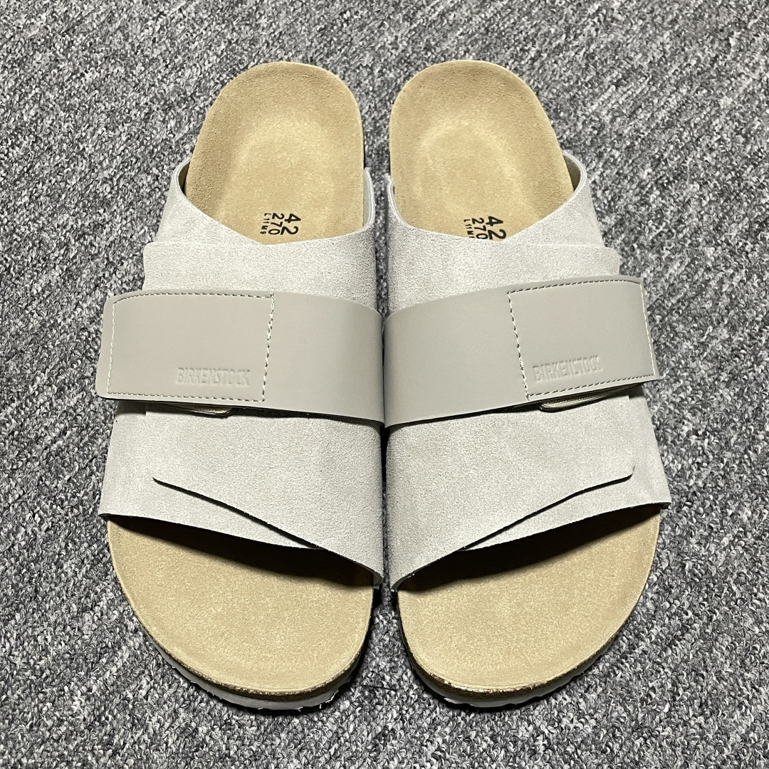 NO:954745,Pick up locally, core products with good prices Birkenstock Kyoto old money style cowhide suede leather half pack casual slippers with cork bottom The popular old money style can add casual style to all kinds of casual or elegant looks Nubuck cow leather Size 35 36 37 38 39 40 41 42 43 44 45  No. 26UEFF10,, birkenstock, slippers, cowhide19860909本地自取 核心主推好价 Birkenstock 博肯 Kyoto 老钱风 牛皮绒面革 软木底半包休闲拖鞋 时下大火的老钱风,可为各式休闲或优雅造型增添休闲风范 磨砂牛皮革 尺码35 36 37 38 39 40 41 42 43 44 45 编号26UEFF10,,birkenstock,slippers,cowhide,Men's shoes