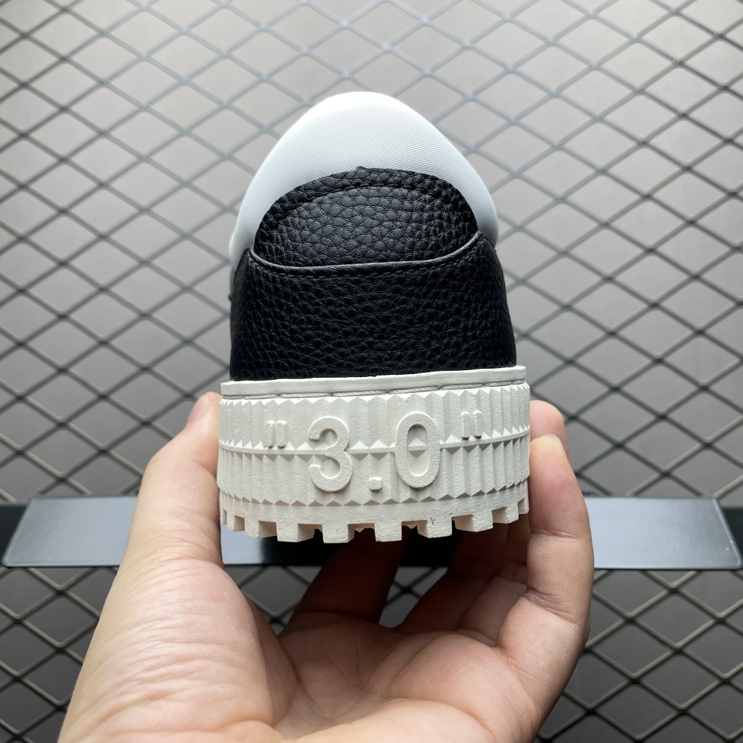 OFF-WHITE 3.0 Off Court 小牛皮 圆头系带 低帮休闲休闲鞋 标签的独特风格上脚就是