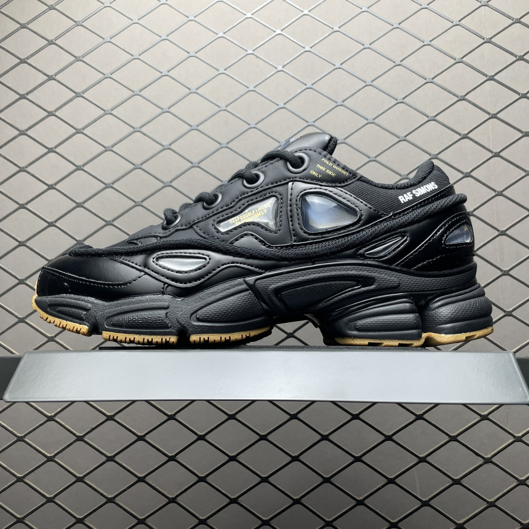 NO:887817,Local self-pickup, core products with good prices, popular foreign trade products, AD Adidas  44.5 45,19860909本地自取 核心主推好价 外贸爆款 AD 阿迪 X RAF SIMONS 拉夫西蒙 Ozweego 先锋潮流 水泡 复古低帮休闲鞋 S81162 独家定制鞋盒 防层袋 卡片及可扫描防盗扣 区别市场通货品质 尺码36 37 38 38.5 39 40 40.5 41 42 42.5 43 44 44.5 45,,Men's shoes