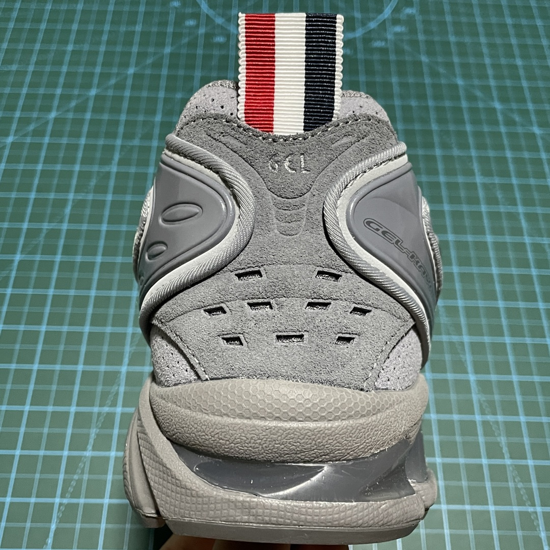 纯原 THOM BROWNE 汤姆·布朗 × Asics 亚瑟士 GEL-Kayano 14 联名款低帮运动休闲跑步鞋 纯原 THOM BROWNE 汤姆·布朗 × Asics 亚瑟士 GEL-Kayano 14 联名款低帮运动休闲跑步鞋