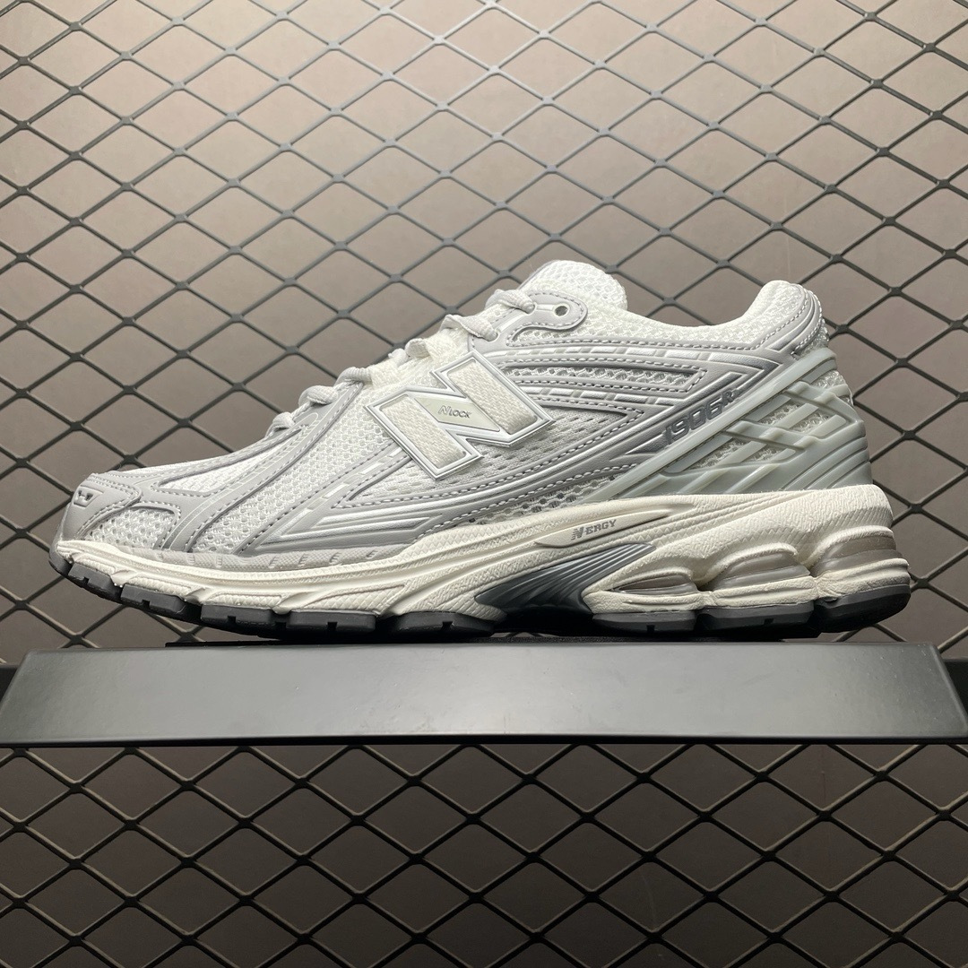 福利特价🔥 DT版 New Balance 新百伦 M1906 全系列 复古休闲跑步鞋 原版组合大底 尺码:36 37 福利特价🔥 DT版 New Balance 新百伦 M1906 全系列 复古休闲跑步鞋 原版组合大底 尺码:36 37