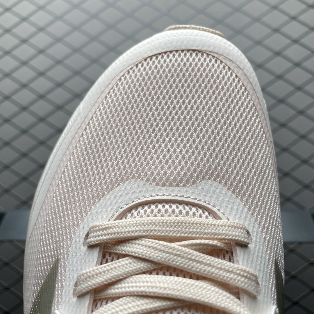 AD 阿迪 Dreamcushion 低帮休闲跑步鞋 KJ8099 尺码：36 36.5 37 38 38.5 39 4