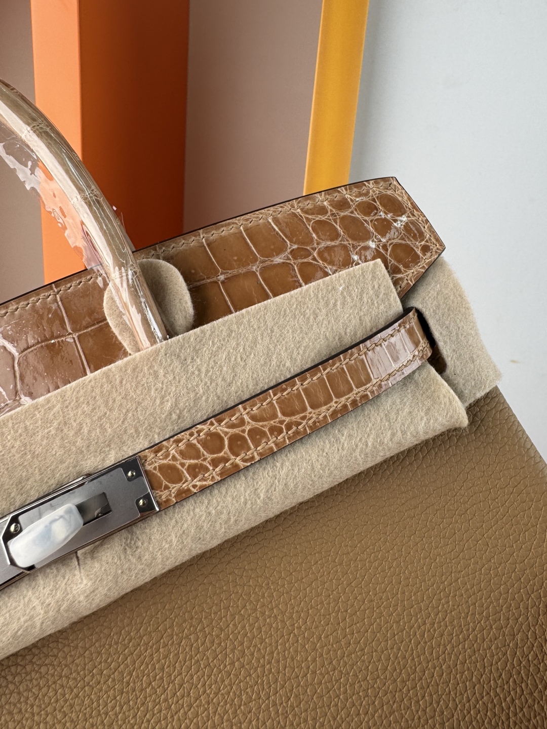 Hermès Birkin 25cm Touch Togo Leather and Alligator Handbag 6 cmp i1749883118773 9337 0 5