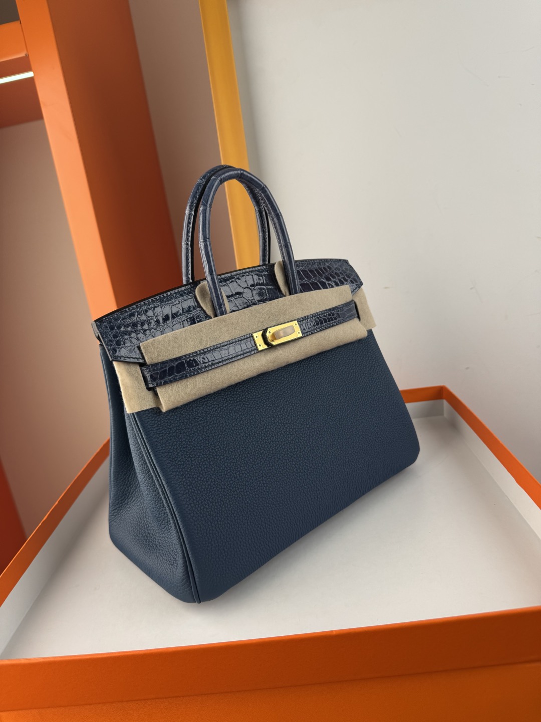 Birkin 25cm Touch Cobalt Blue Togo Leather and Crocodile Skin Gold Hardware 4 cmp i1749884987294 7719 0 2