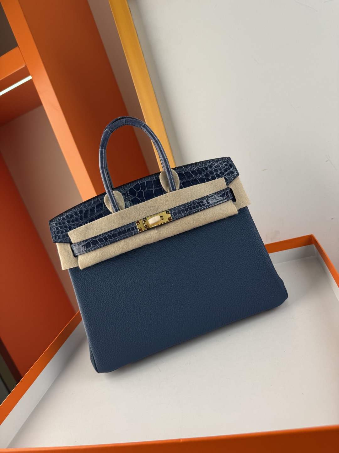 Birkin 25cm Touch Cobalt Blue Togo Leather and Crocodile Skin Gold Hardware 8 cmp i1749884994401 1380 0 7