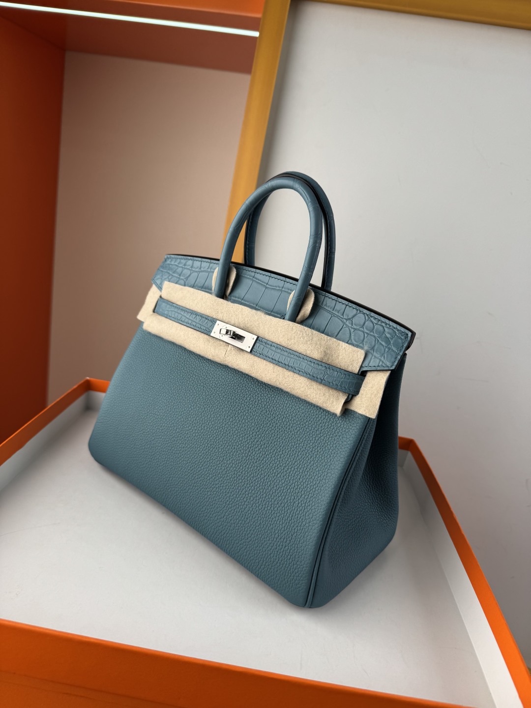 Birkin 25cm Touch Togo Leather with Matte Alligator Leather - Sky Blue 4 cmp i1750142808033 8054 0 3