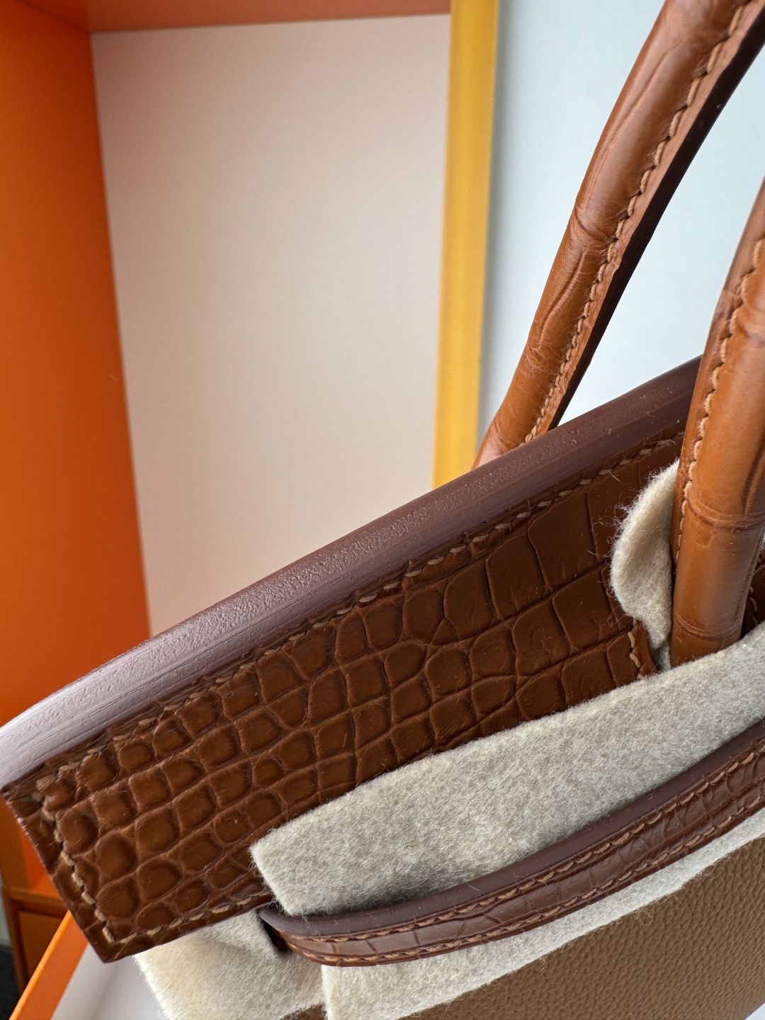 Birkin 25cm Touch Gold Brown Togo Leather and Matte Alligator Handbag 7 cmp i1750143720651 9770 0 5
