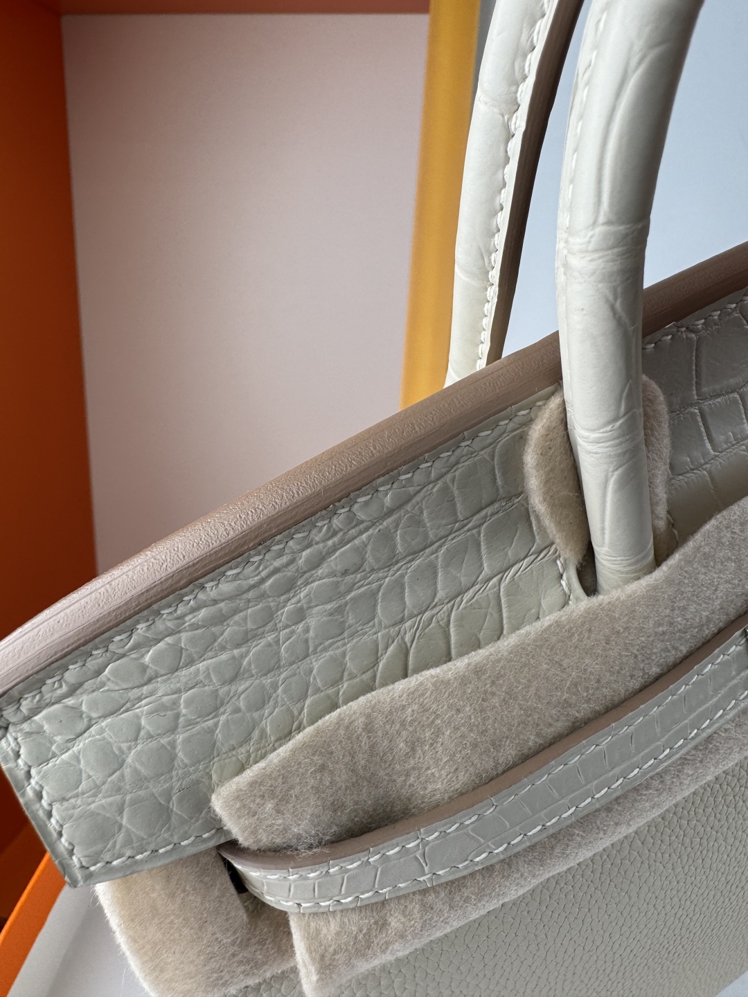 Hermès Birkin 25cm Touch Milkshake White Togo Leather & Matte Alligator Bag 6 cmp i1750143877841 3808 0 4