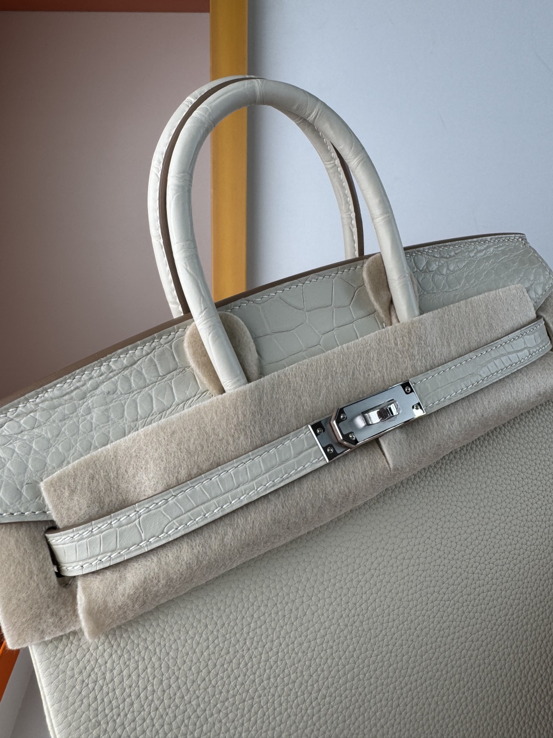 Hermès Birkin 25cm Touch Milkshake White Togo Leather & Matte Alligator Bag 8 cmp i1750143891664 7319 0 6