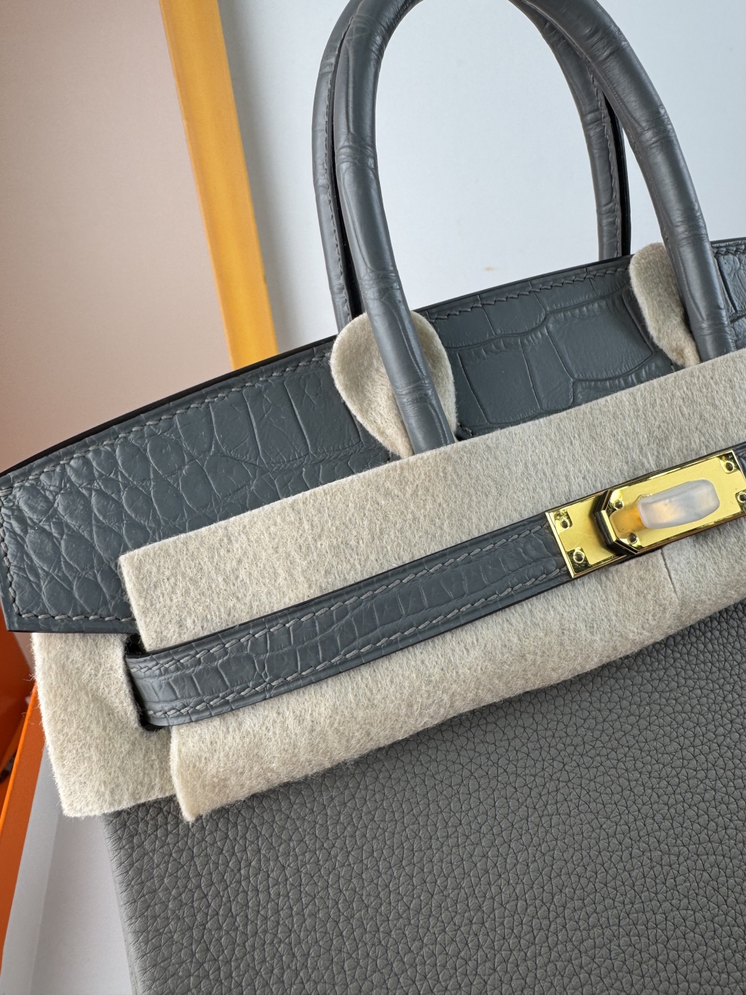 Hermès Birkin 25 Touch Bag Togo Leather & Matte Alligator - Cloud Grey 7 cmp i1750146366509 4502 0 5