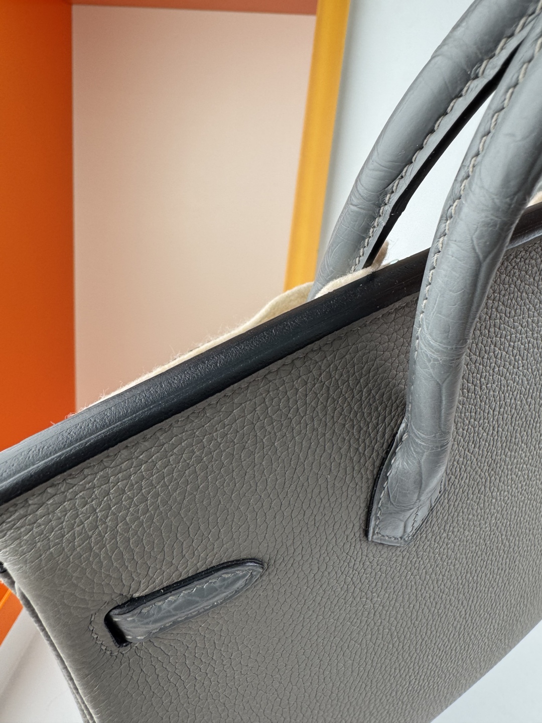 Hermès Birkin 25 Touch Bag Togo Leather and Matte Alligator - Cloud Grey 7 cmp i1750153492216 650 0 5