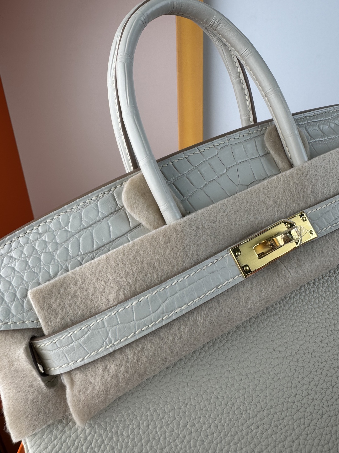 Hermès Birkin 25cm Touch: Togo Leather & Matte Alligator – Milkshake White 6 cmp i1750153718914 8862 0 5