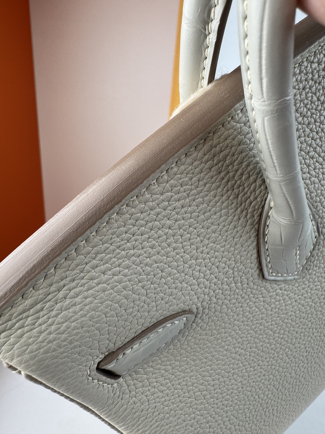 Hermès Birkin 25cm Touch: Togo Leather & Matte Alligator – Milkshake White 5 cmp i1750153730055 9989 0 4
