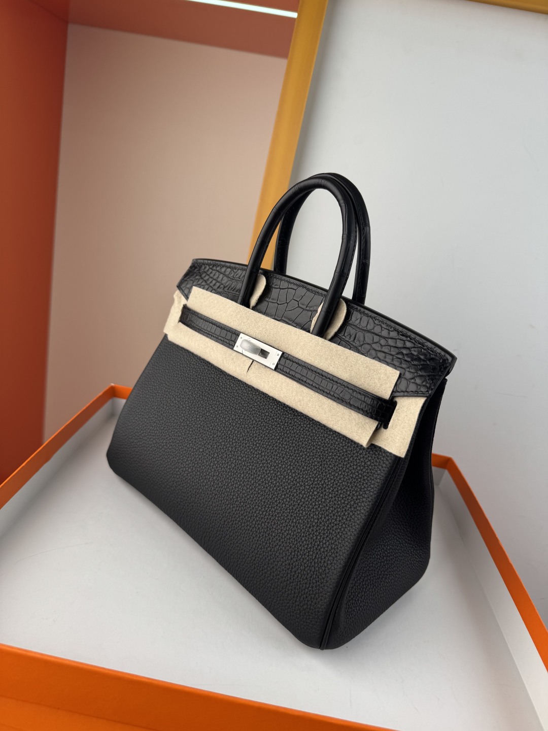 Birkin 25cm Black Togo Leather and Matte Alligator Handbag with Silver Hardware 4 cmp i1750155036875 7871 0 3
