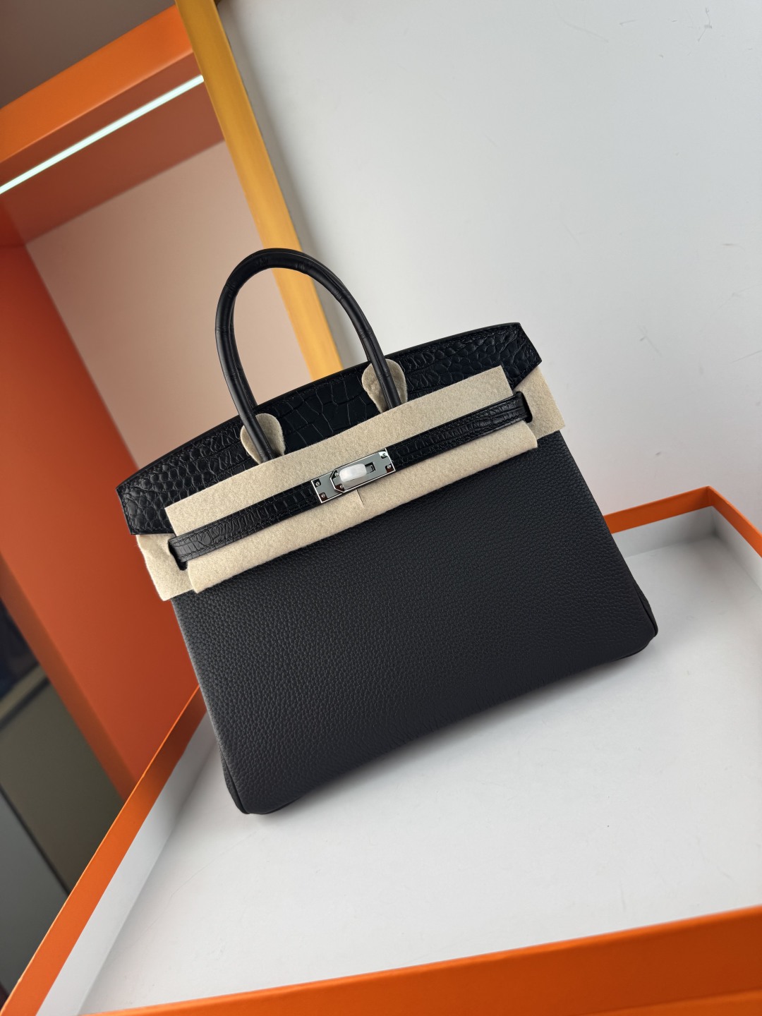 Birkin 25cm Black Togo Leather and Matte Alligator Handbag with Silver Hardware 9 cmp i1750155046846 9781 0 8