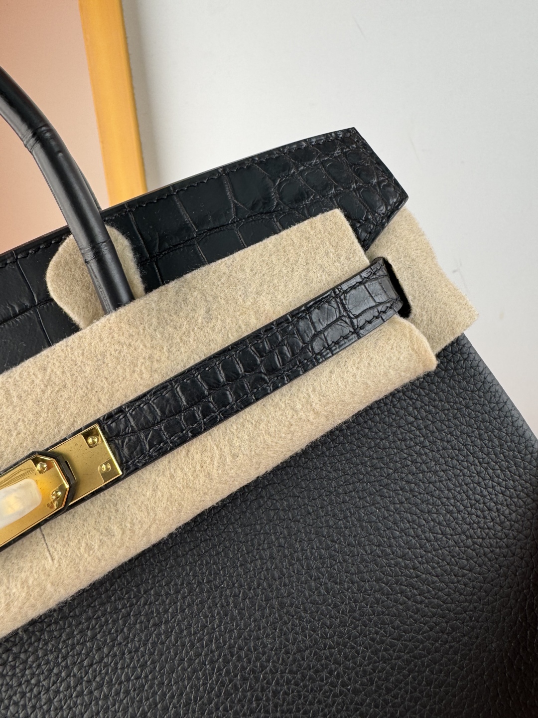 Birkin 25cm Touch Black Togo Leather and Matte Alligator Gold Hardware 6 cmp i1750155300828 2092 0 5