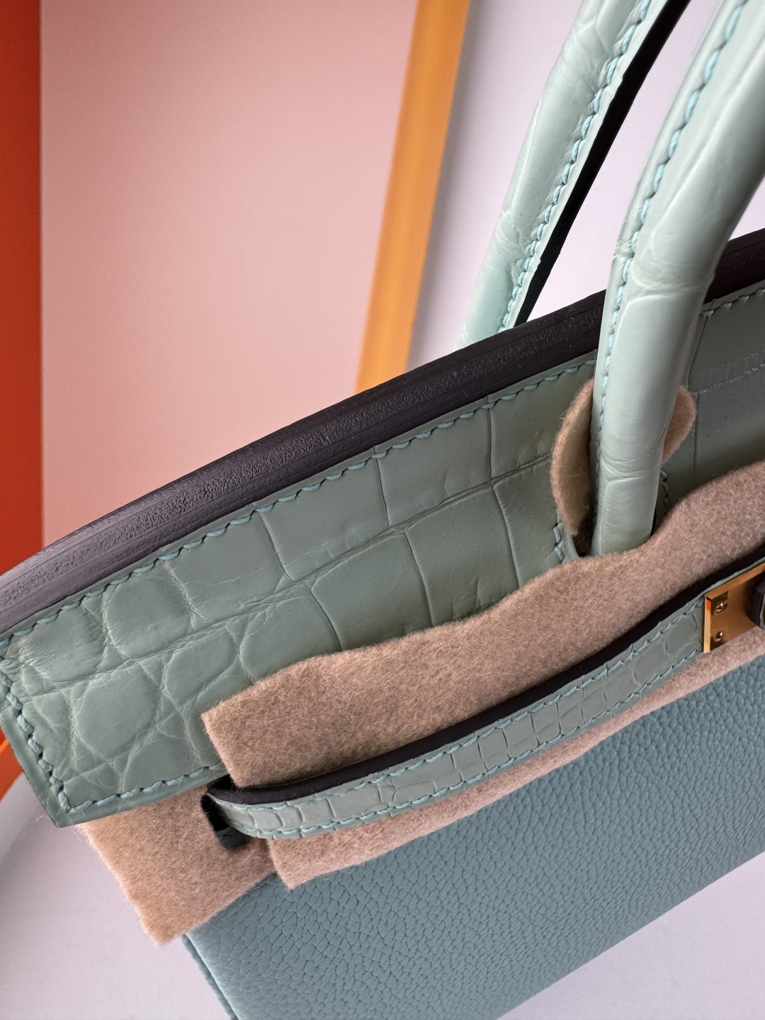 Birkin 25cm Touch Mint Green Togo Leather and Crocodile Gold Hardware Bag 6 cmp i1750155846229 6697 0 5
