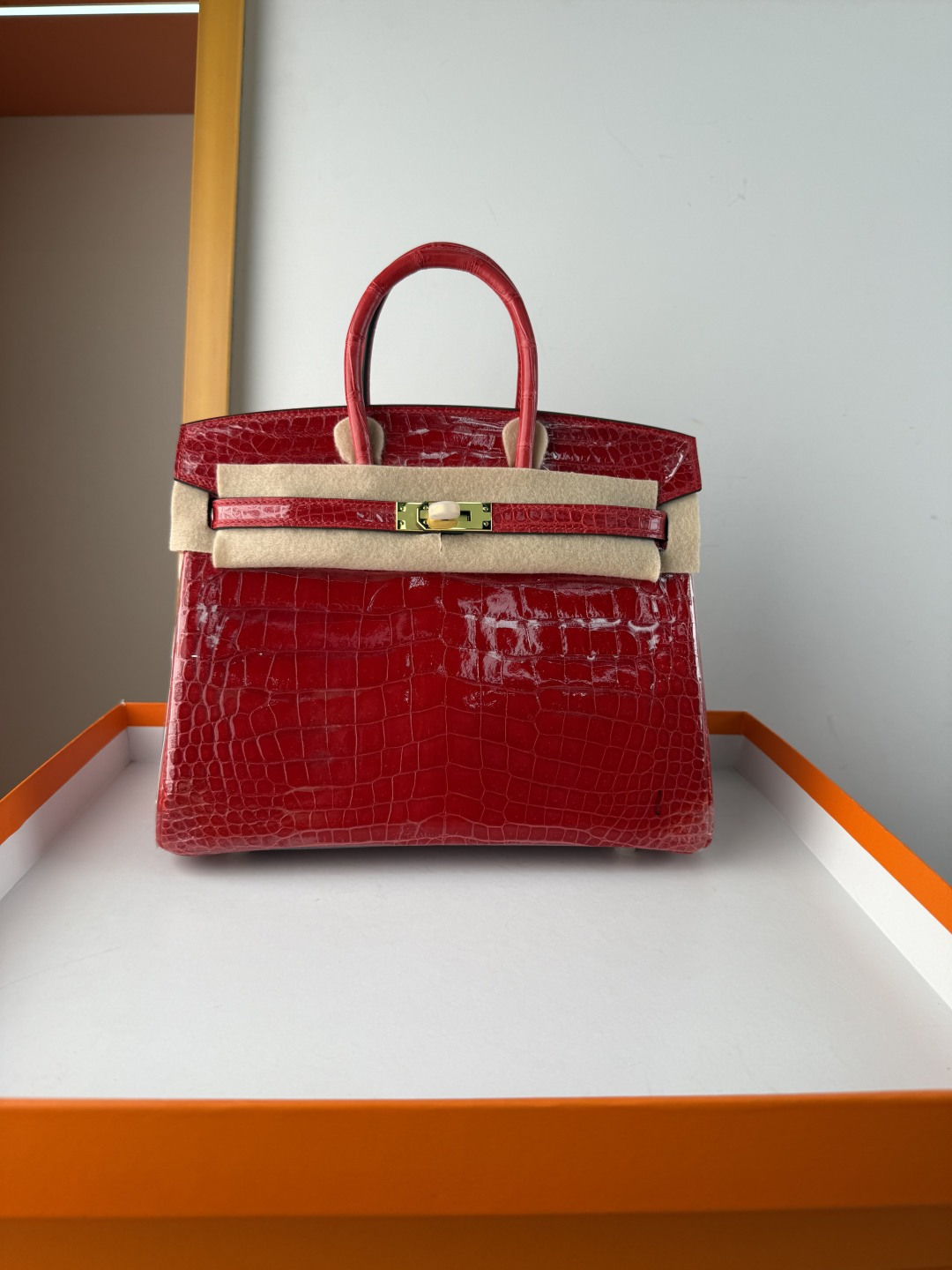 BK25 rojo Ferrari, cocodrilo del Nilo brillante platino 25cm cosido a mano con hilo encerado, herrajes de acero inoxida…
