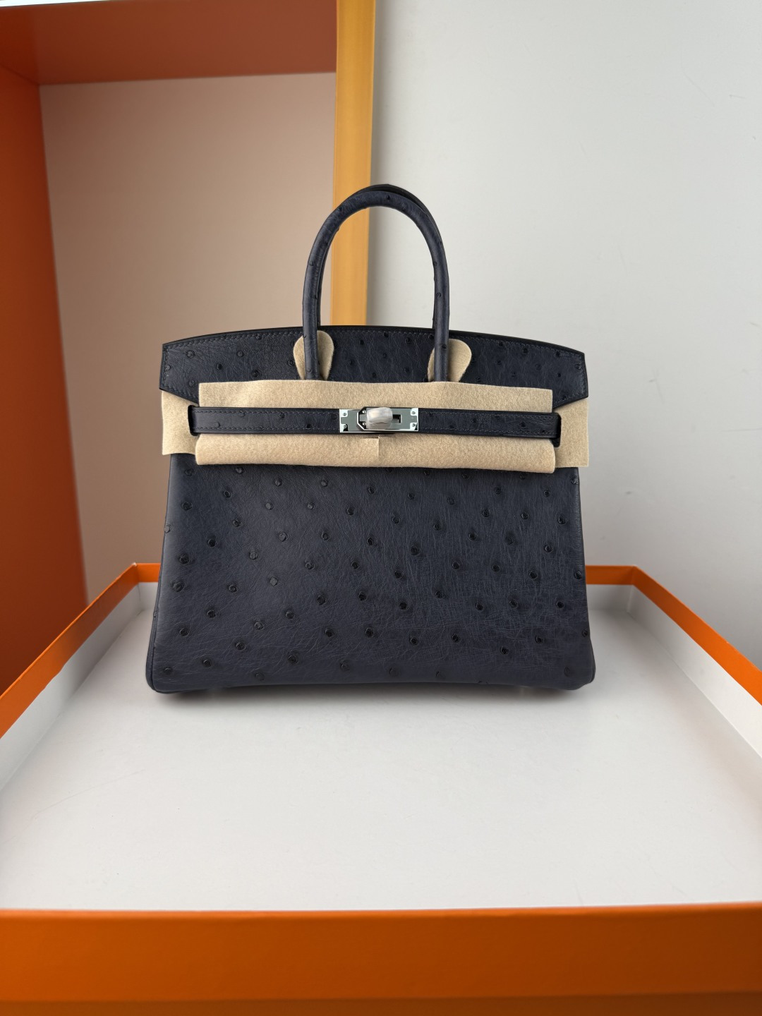 NO:698895,Birkin platinum 25cm imported South African KK ostrich skin [midnight blue] silver buckle counter synchronization fully handmade beeswax thread sewing pure steel hardware in stock, Hermes, hermes, ostrich skin, Hermes,19860909Birkin 铂金 25cm 进口南非KK鸵鸟皮【午夜蓝】银扣 专柜同步 全手工蜜蜡线缝制 纯钢五金 现货,爱马仕,hermes,ostrich skin,Hermes,,Bag