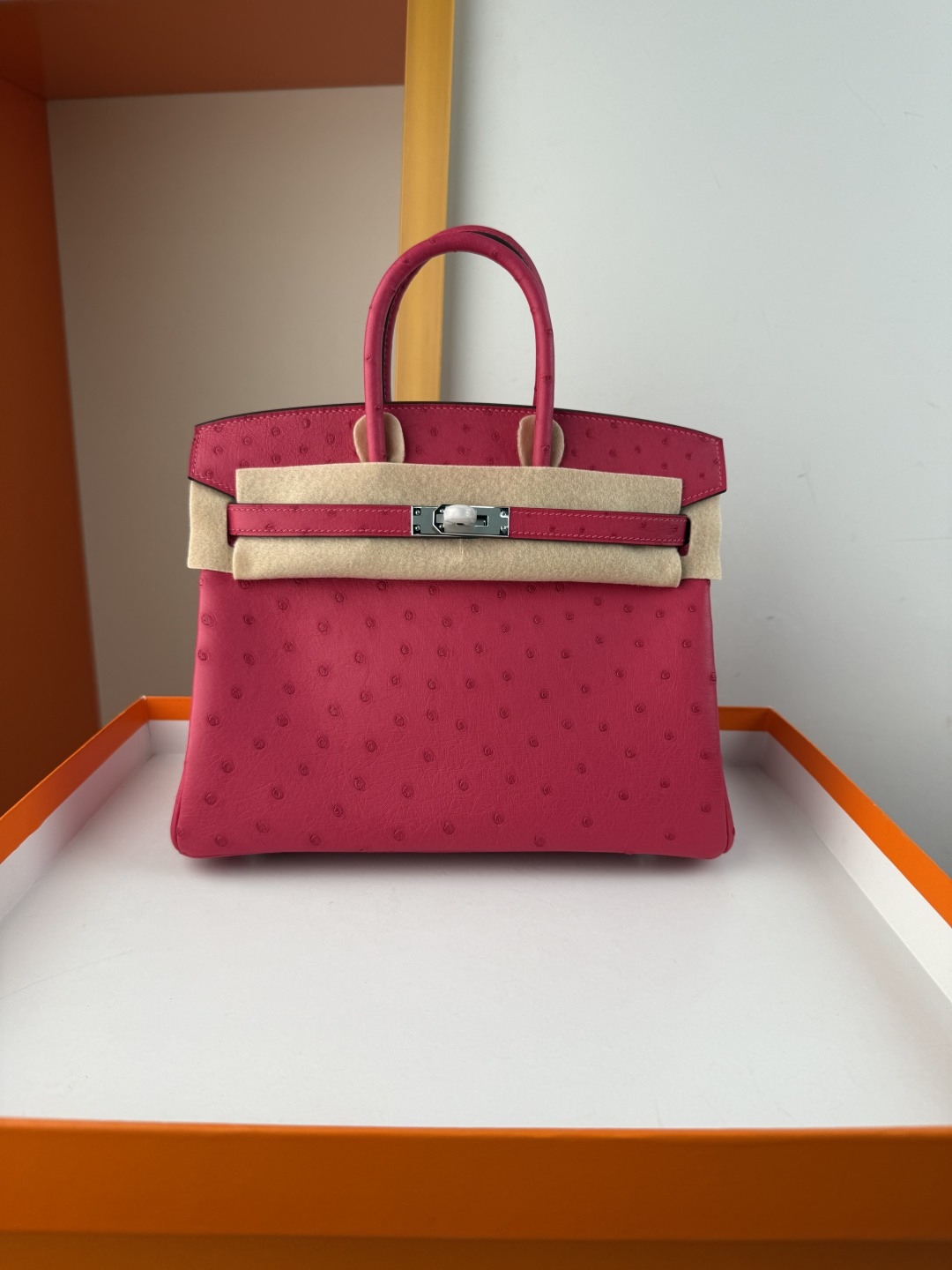 NO:698926,Birkin platinum 25cm imported South African KK ostrich skin [peach red] silver buckle counter synchronization fully handmade beeswax thread sewing pure steel hardware in stock, Hermes, hermes, ostrich skin, Hermes,19860909Birkin 铂金 25cm 进口南非KK鸵鸟皮【桃红】银扣 专柜同步 全手工蜜蜡线缝制 纯钢五金 现货,爱马仕,hermes,ostrich skin,Hermes,,Bag