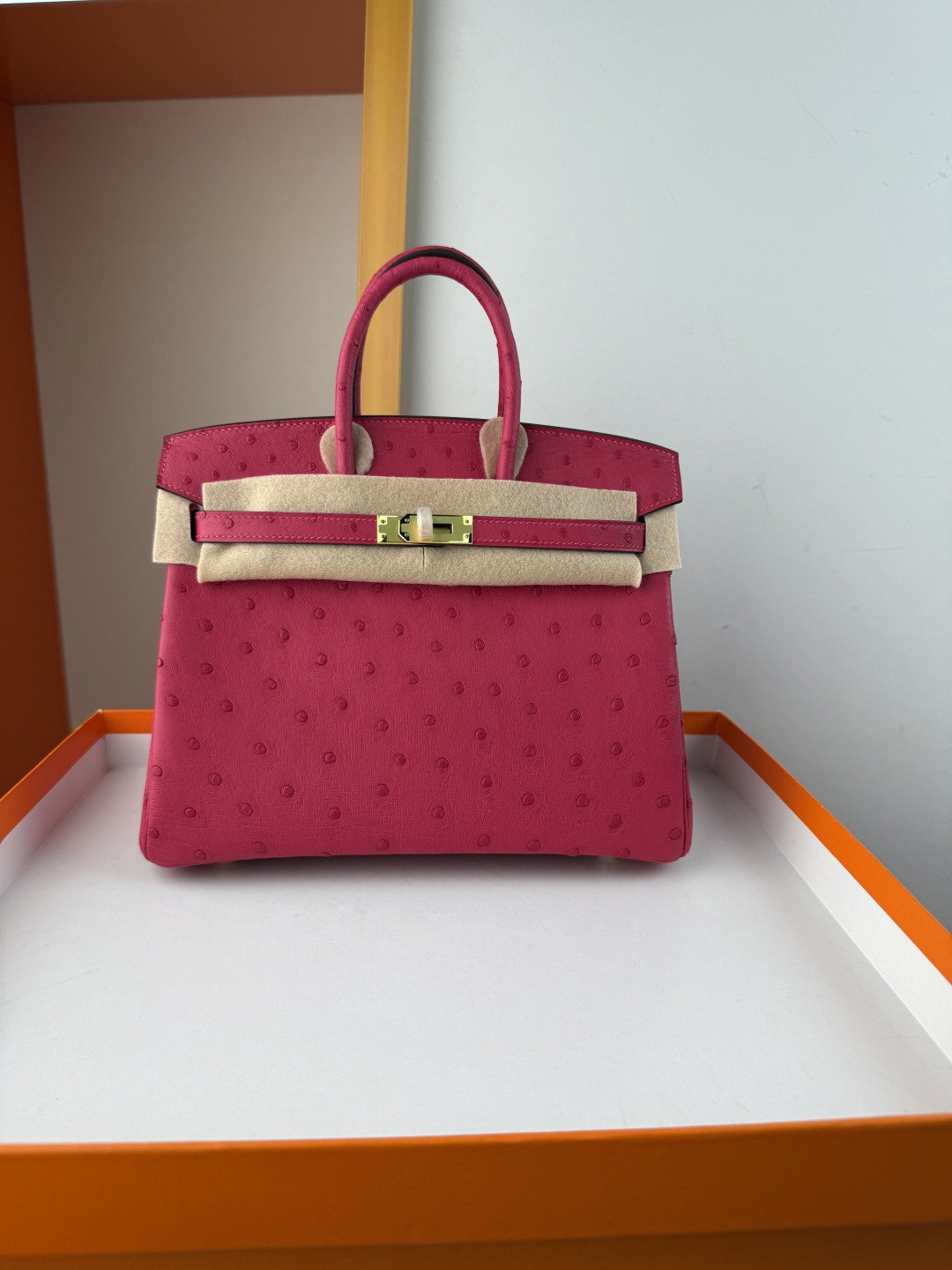 NO:698928,Birkin platinum 25cm imported South African KK ostrich skin [peach red] gold buckle counter synchronization fully handmade beeswax thread sewing pure steel hardware in stock, Hermes, hermes, ostrich skin, Hermes,19860909Birkin 铂金 25cm 进口南非KK鸵鸟皮【桃红】金扣 专柜同步 全手工蜜蜡线缝制 纯钢五金 现货,爱马仕,hermes,ostrich skin,Hermes,,Bag