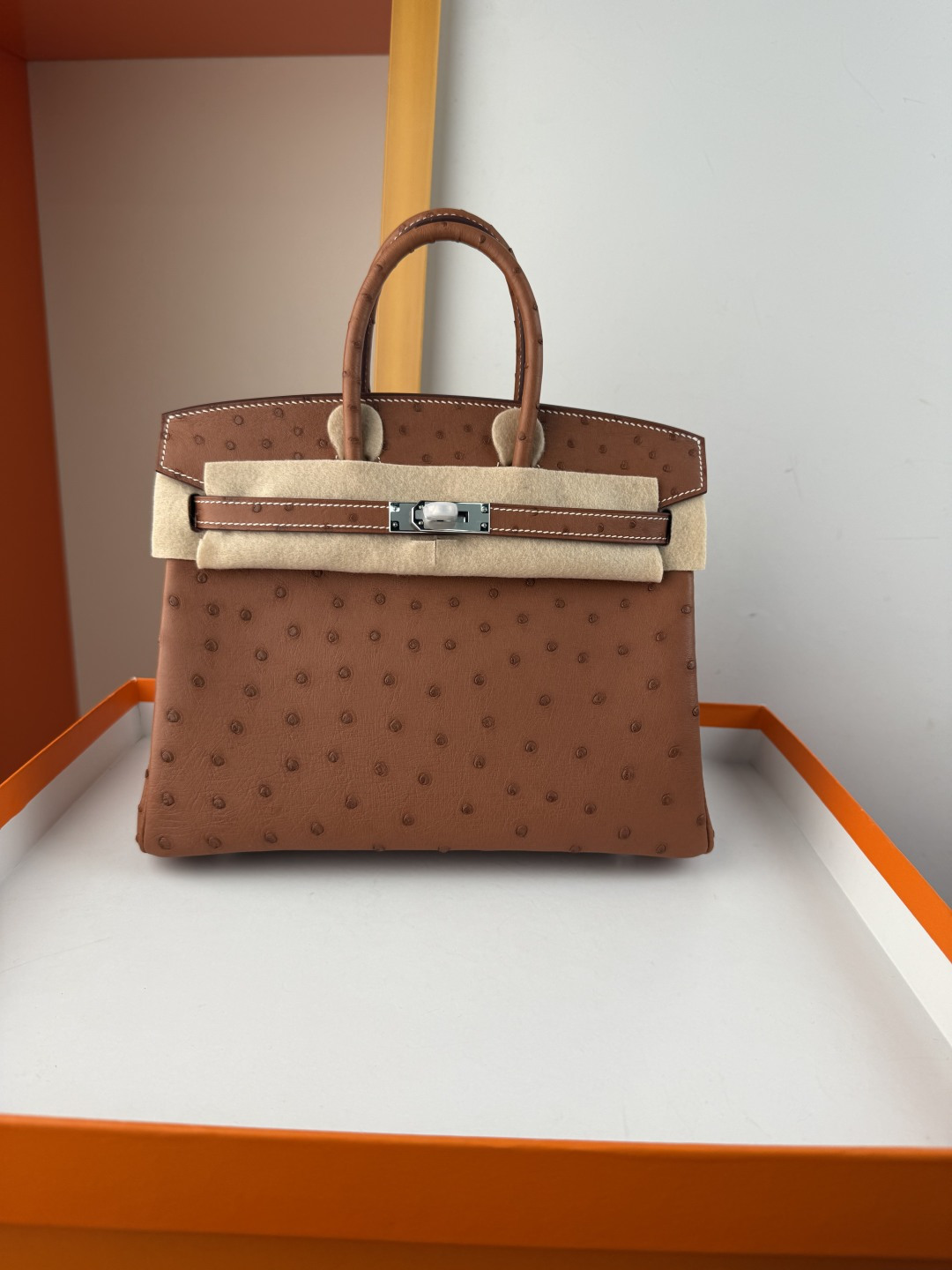 NO:698936,Birkin platinum 25cm imported South African KK ostrich skin [golden brown] silver buckle counter synchronization fully handmade beeswax thread sewing pure steel hardware in stock, Hermes, hermes, ostrich skin, Hermes,19860909Birkin 铂金 25cm 进口南非KK鸵鸟皮【金棕】银扣 专柜同步 全手工蜜蜡线缝制 纯钢五金 现货,爱马仕,hermes,ostrich skin,Hermes,,Bag