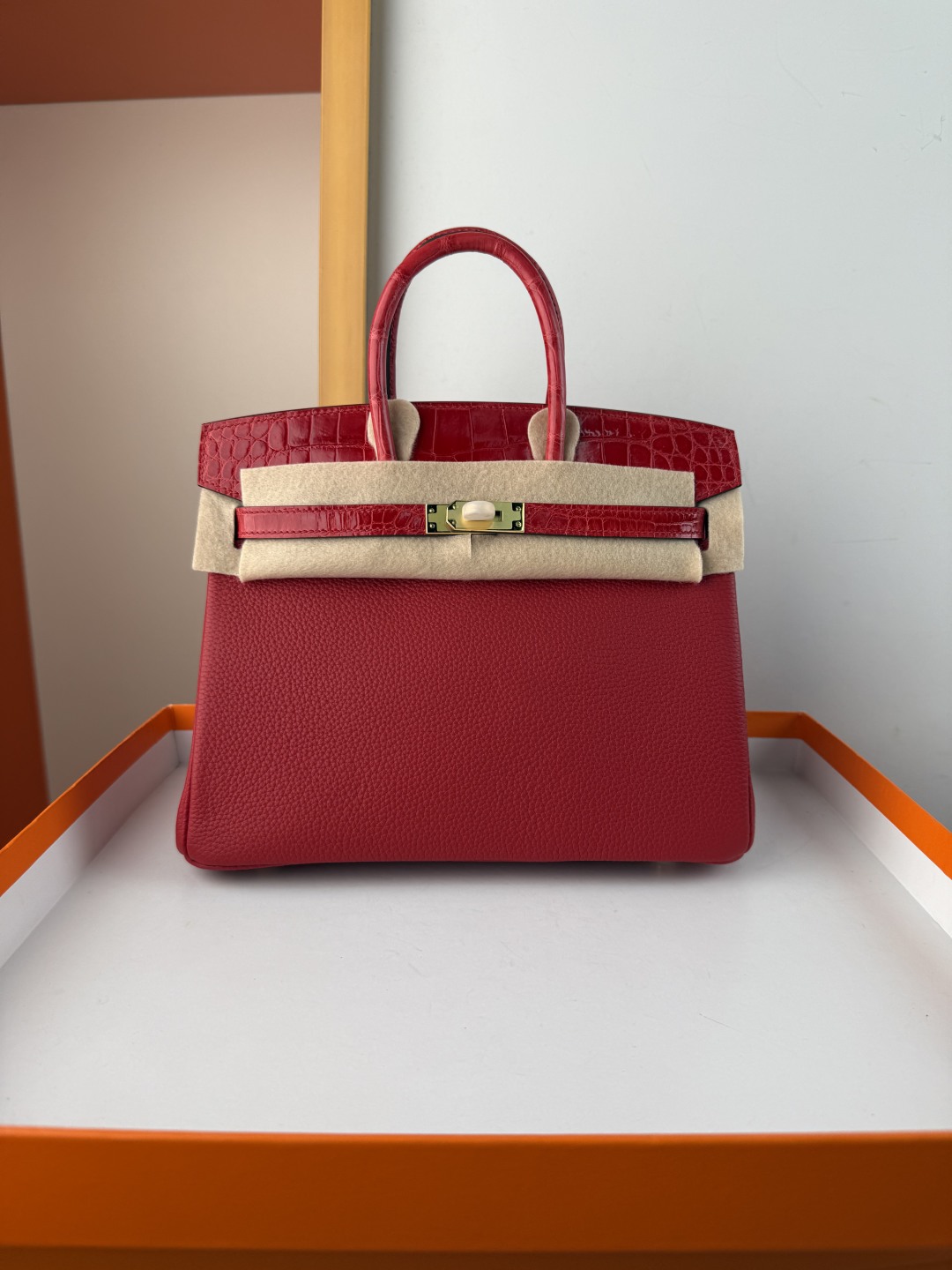 现货✨ touch BK25 

Togo皮拼高光鳄鱼皮铂金25cm

全手缝蜡线 全钢五金 内里山羊皮