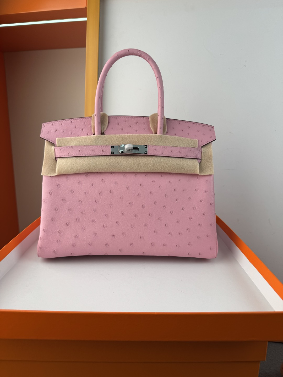 NO:699165,Spot color BK30 mallow pink, South African KK ostrich skin platinum 30cm, fully hand-stitched with wax thread lining, original goatskin, all-steel hardware, Hermes, hermes, sheepskin, ostrich skin, Hermes,19860909现货色BK30锦葵粉 南非KK鸵鸟皮铂金30cm  全手缝蜡线内里原版山羊皮,全钢五金,爱马仕,hermes,sheepskin,ostrich skin,Hermes,,Bag