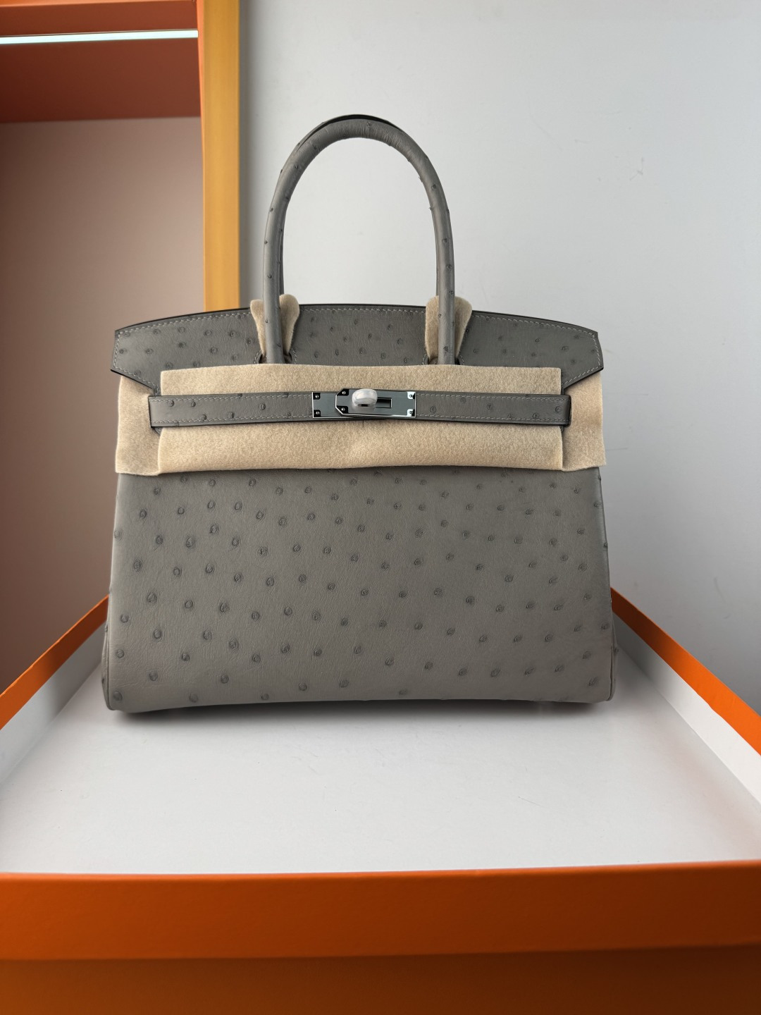 NO:699148,Spot color BK30 asphalt gray South African KK ostrich skin platinum 30cm fully hand-stitched wax thread lining original goatskin, all steel hardware, Hermes, hermes, sheepskin, ostrich skin, Hermes,19860909现货色BK30 沥青灰 南非KK鸵鸟皮铂金30cm  全手缝蜡线内里原版山羊皮,全钢五金,爱马仕,hermes,sheepskin,ostrich skin,Hermes,,Bag