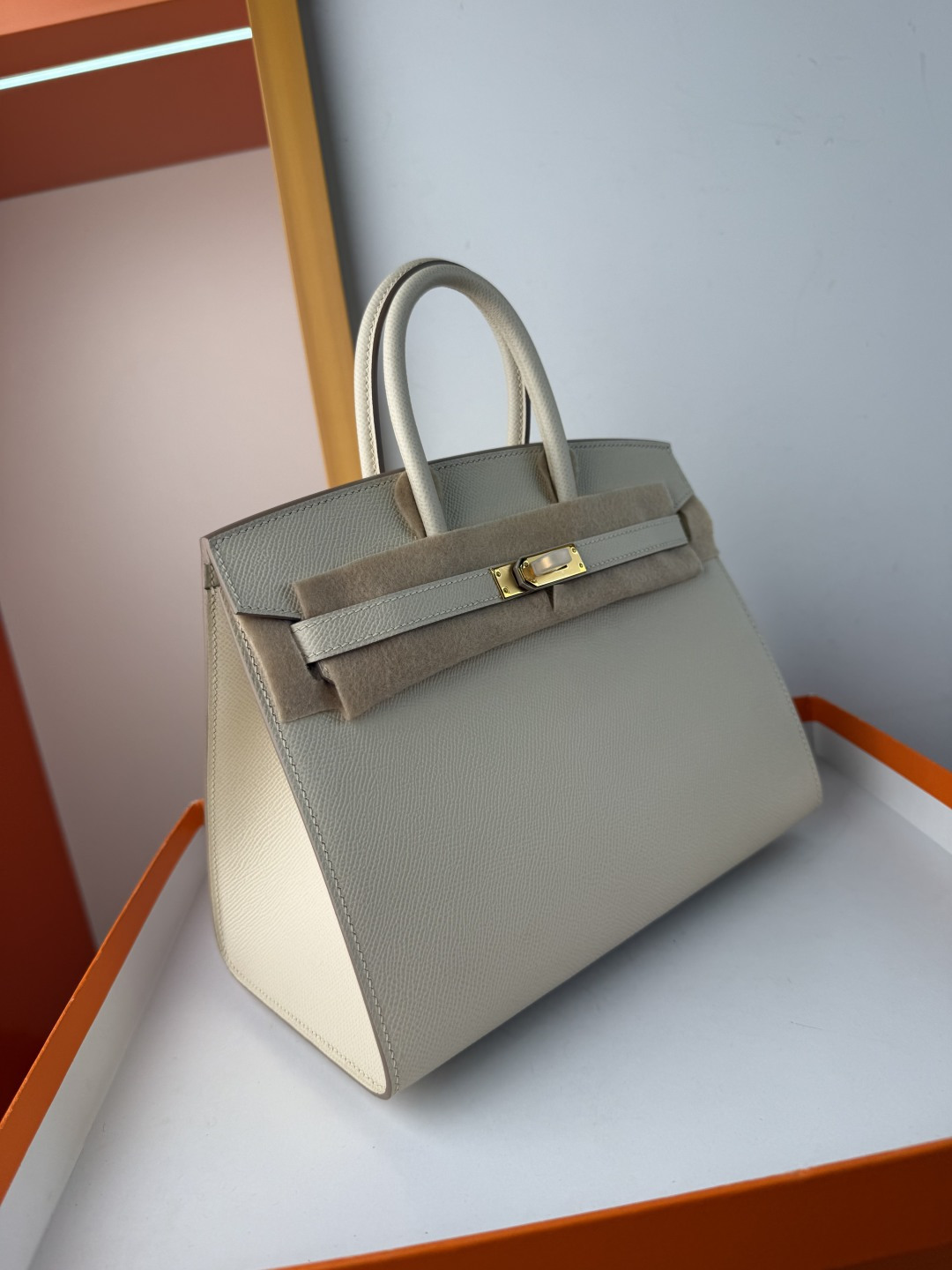 Hermes Style White Leather Bag Lookbook Reference image 2