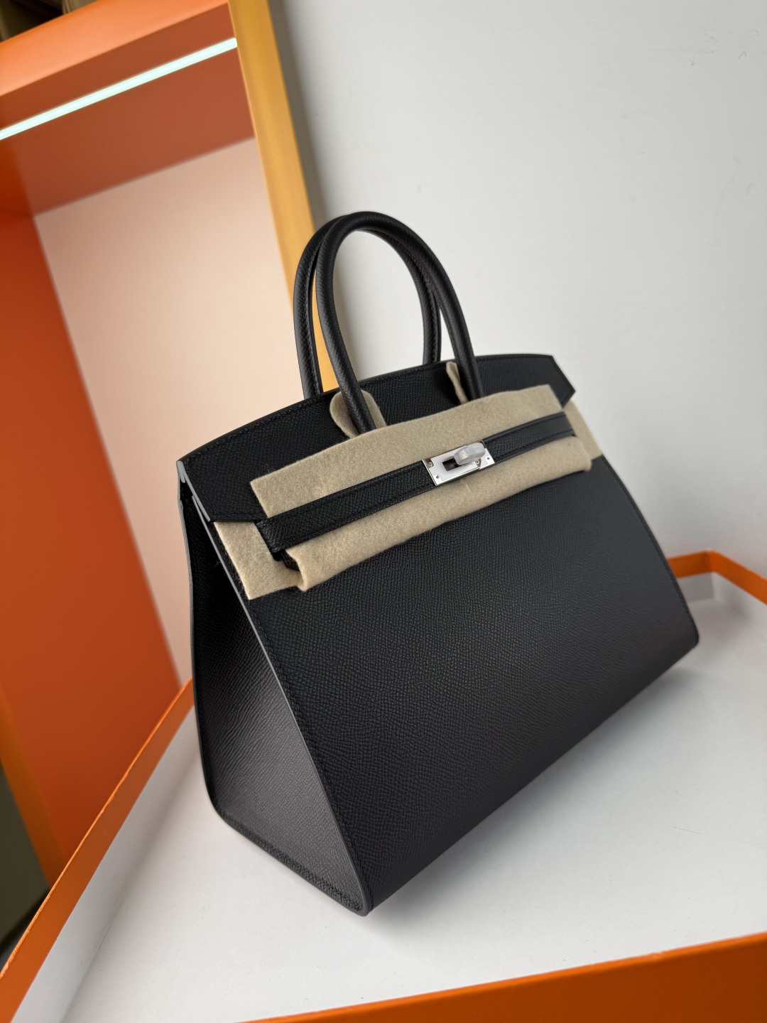Hermes Style Black Leather Bag Lookbook Reference image 2