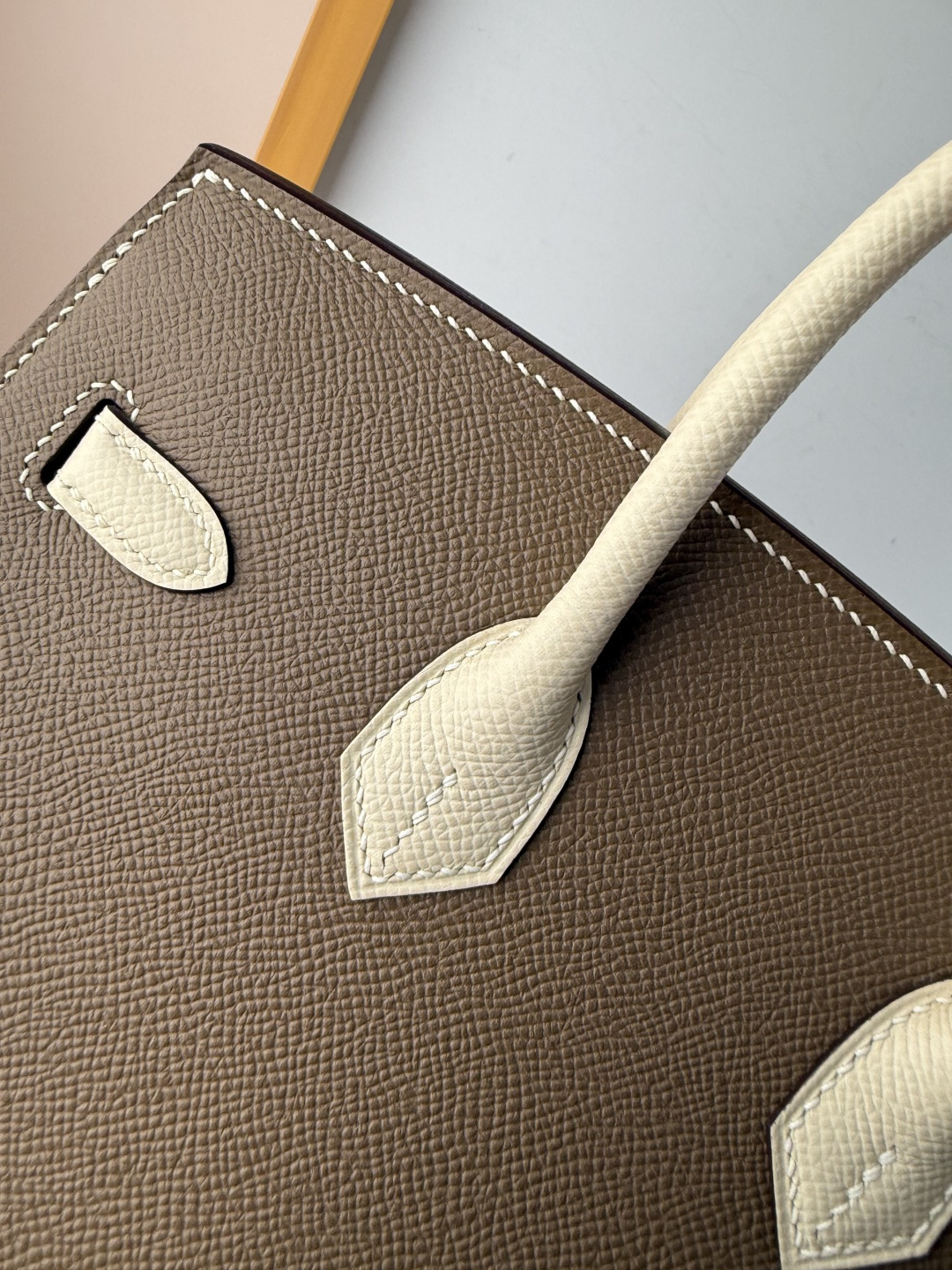 Birkin 铂金 25cm 外缝 原厂进口Epsom皮【大象灰/奶昔白】银扣 
专柜同步 全手工蜜蜡线缝制 纯钢五金 现货