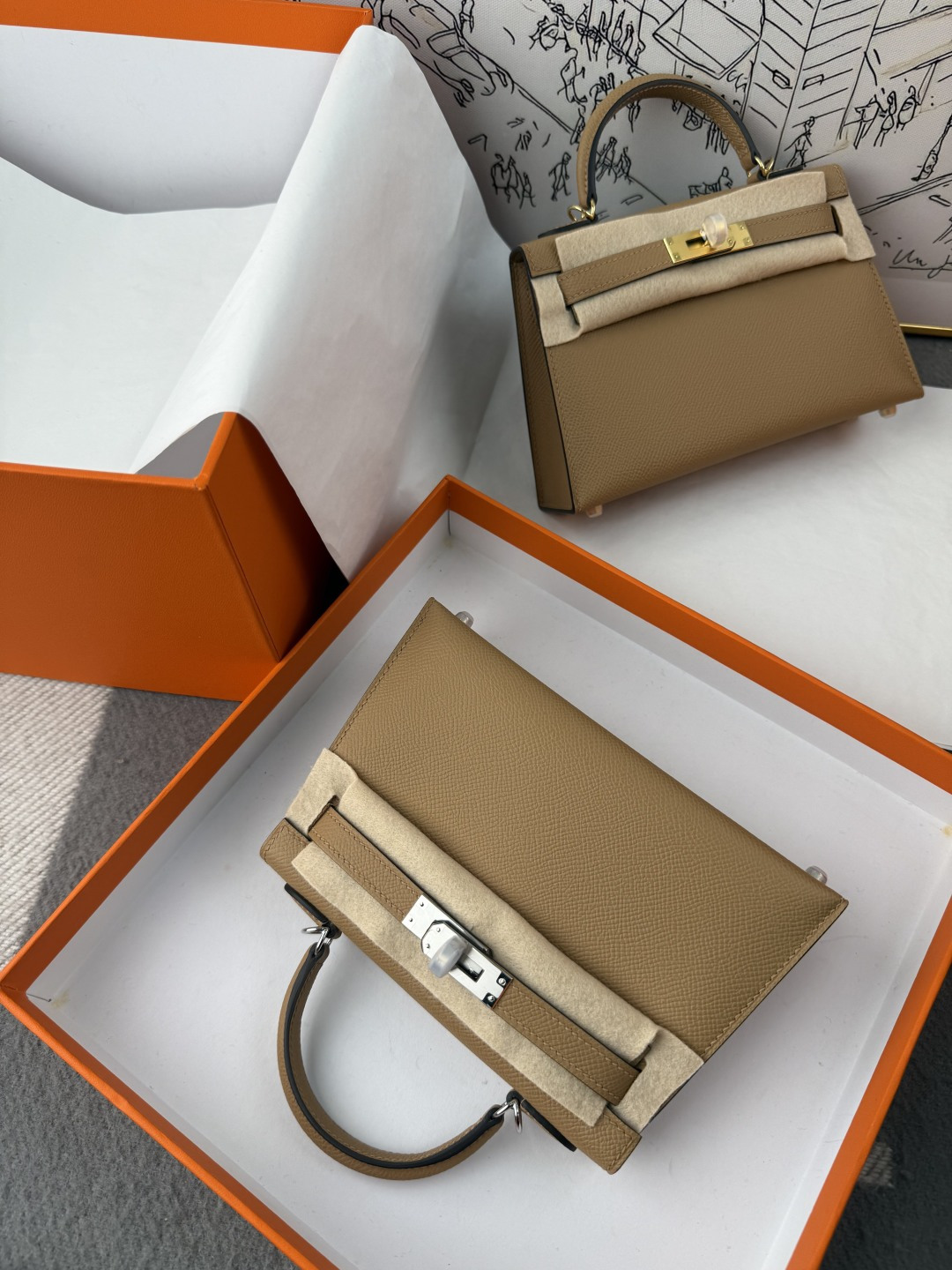NO:717862,Kelly second generation 19cm, original imported Esom leather [milk tea color] gold and silver buckle, hand-nailed, counter synchronized, fully hand-sewn with beeswax thread, pure steel hardware, in stock, Hermes, Hermes,19860909Kelly 二代 19cm 原厂进口Esom皮【奶茶色】金银扣 手工钉 专柜同步 全手工蜜蜡线缝制 纯钢五金 现货,爱马仕,hermes,Hermes,,Bag