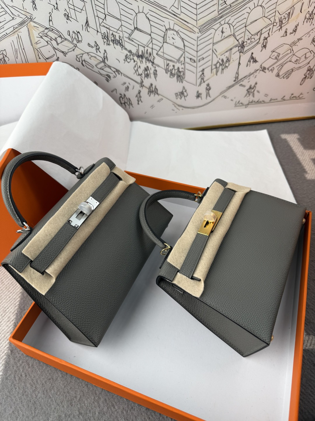 NO:717856,Kelly second generation 19cm original imported Esom leather [cumulonimbus gray] gold and silver buckle, hand-nailed, counter synchronized, fully hand-sewn with beeswax thread, pure steel hardware, in stock, Hermes, Hermes,19860909Kelly 二代 19cm 原厂进口Esom皮【积雨云灰】金银扣 手工钉 专柜同步 全手工蜜蜡线缝制 纯钢五金 现货,爱马仕,hermes,Hermes,,Bag