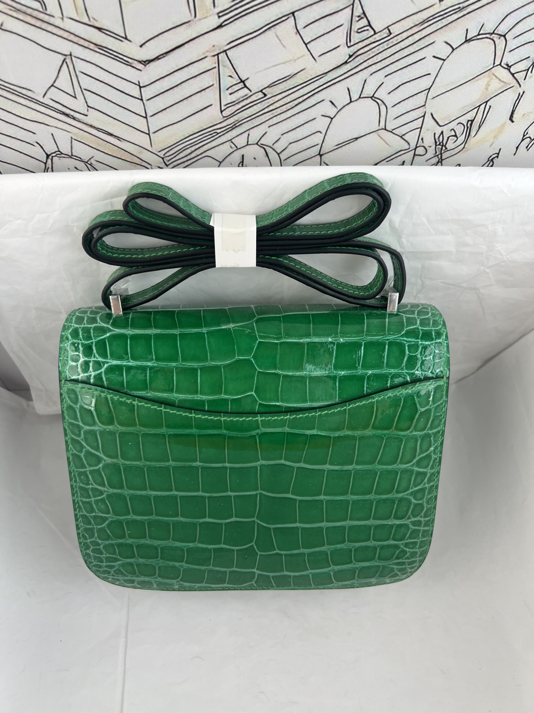 Сумка женская зеленая под крокодила с металлической фурнитурой Hermès