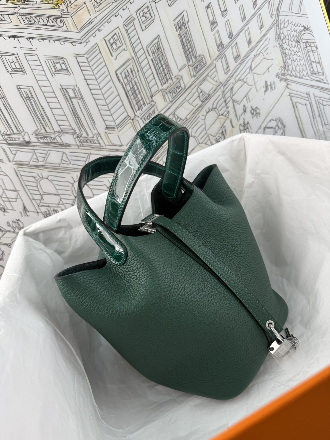 NO:811993,Cai Lanzi 18 touch emerald, high-gloss crocodile skin handle, hand-stitched wax thread, Hermes, hermes, crocodile skin, Hermes,19860909菜蓝子18 touch 祖母绿 高光鳄鱼皮手柄 手缝蜡线,爱马仕,hermes,crocodile skin,Hermes,,Bag
