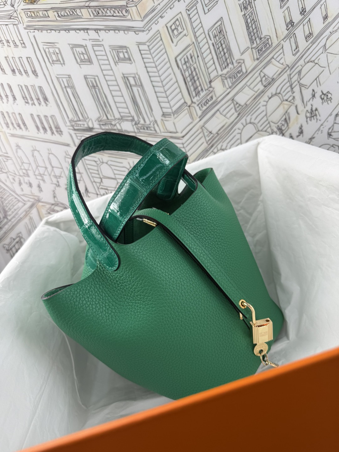 NO:812005,Cai Lanzi 18 touch emerald green high-gloss crocodile skin handle hand-stitched wax thread, Hermes, hermes, crocodile skin, Hermes,19860909菜蓝子18 touch 翡翠绿 高光鳄鱼皮手柄 手缝蜡线,爱马仕,hermes,crocodile skin,Hermes,,Bag