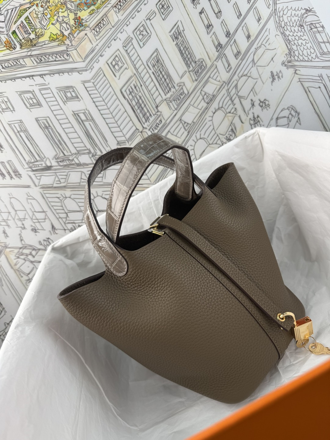 NO:812041,Cai Lanzi 18 touch elephant gray high-gloss crocodile skin handle hand-stitched wax thread, Hermes, hermes, crocodile skin, Hermes,19860909菜蓝子18 touch 大象灰 高光鳄鱼皮手柄 手缝蜡线,爱马仕,hermes,crocodile skin,Hermes,,Bag